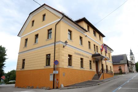 NAPIS GLASBENA ŠOLA CERKNICA 01 FOTO LJUBO VUKELIČ